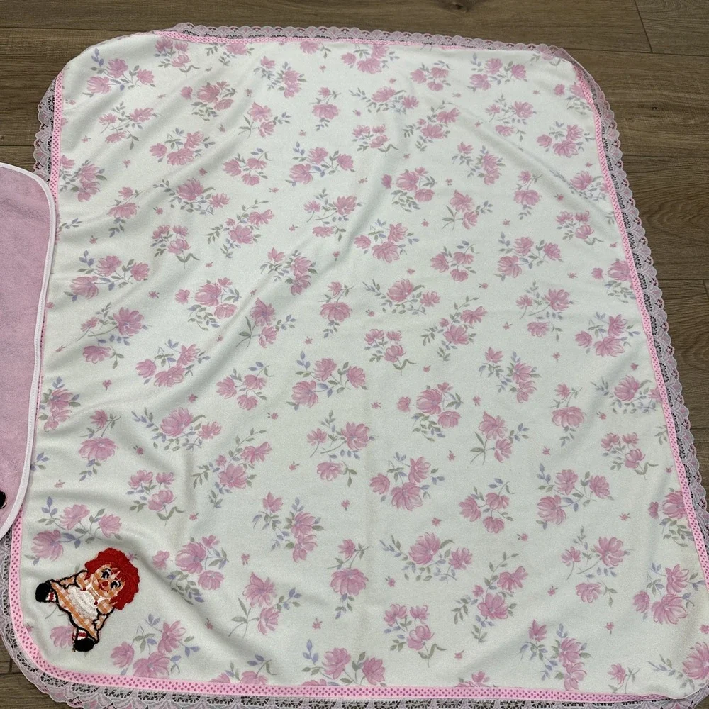 VGT Homemade Raggedy Ann fabric Baby Blanket 33x28 Spit Cloth Nursery Pink Flowe